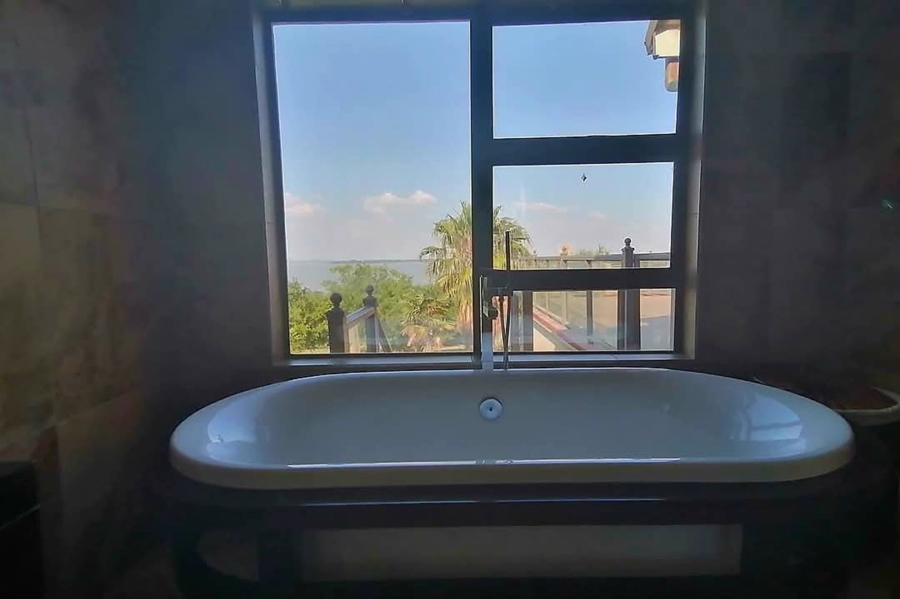 7 Bedroom Property for Sale in Oranjeville Free State